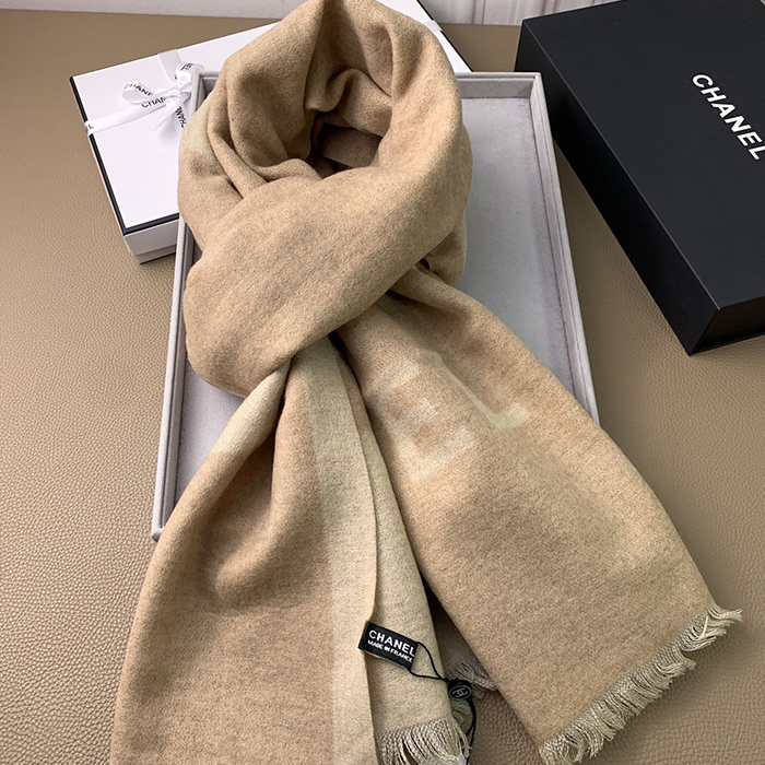 Classic CHANEL Winter Scarf-1601161